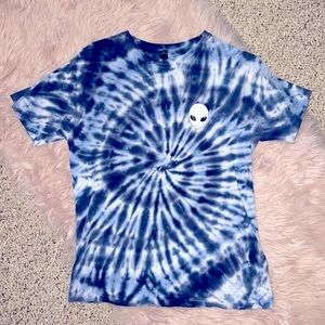 Tie dye alien tee 👽